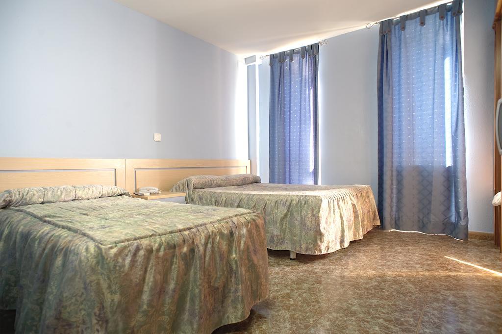 Hostal Xarau Cerdanyola del Valles Pokoj fotografie